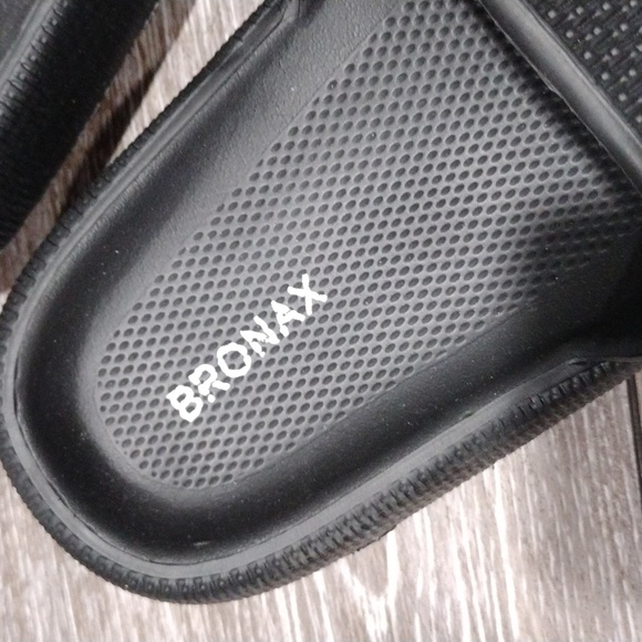 Bronax black slides. NWOT. Size 9.5 - Picture 3 of 10